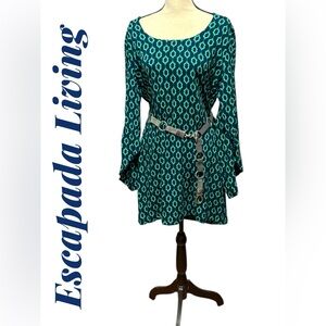 Escapada Green/dark blue Geometric tunic/dress. Bell split sleeve. EUC!
